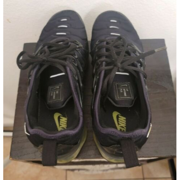 *READ* Nike Air Vapormax Plus Black Volt Green Mens Size 7.5 924453-015 Running main image 9